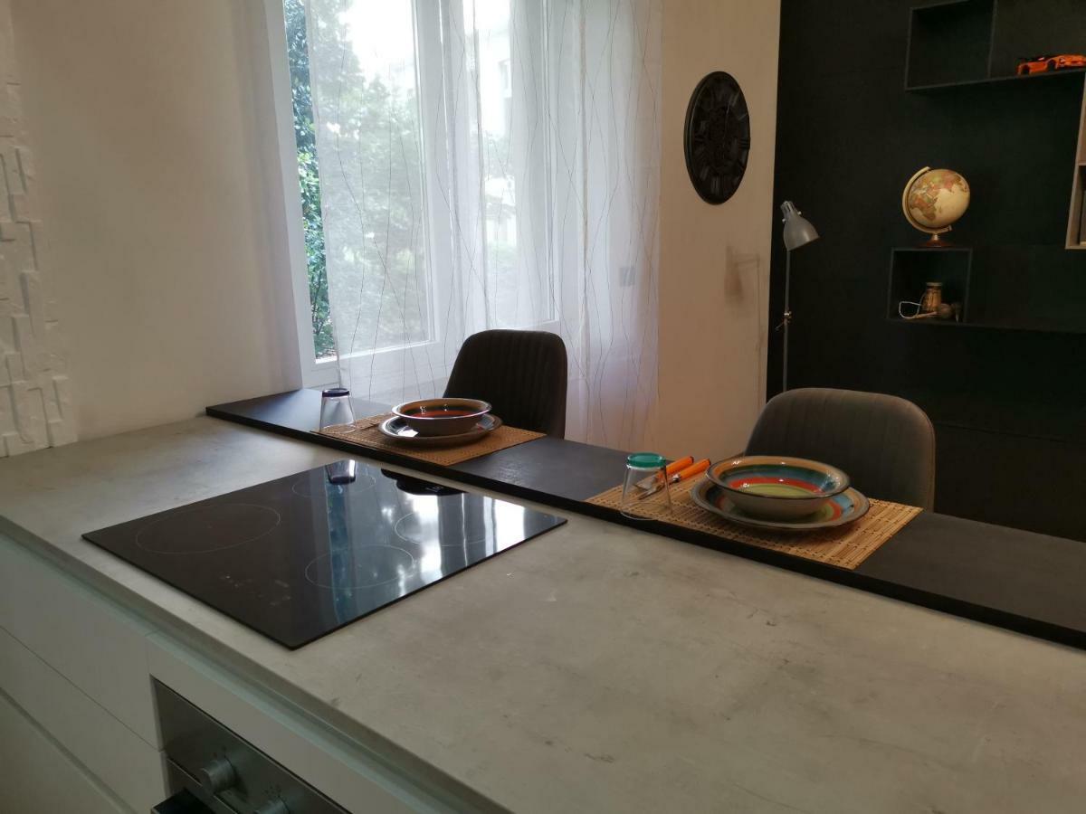 Bilocale Via Cagliero 9 Milan